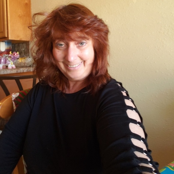 Meet your Posher, Christine - Picture 3 of 4